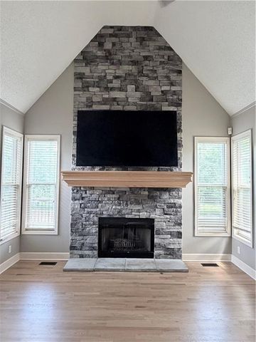 2412 SW Winterwood Court, Lee's Summit, MO 64081