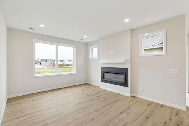 10933 37th Street N, Lake Elmo, MN 55042