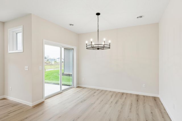 10933 37th Street N, Lake Elmo, MN 55042