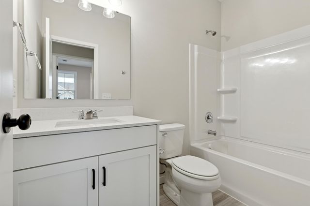 10933 37th Street N, Lake Elmo, MN 55042