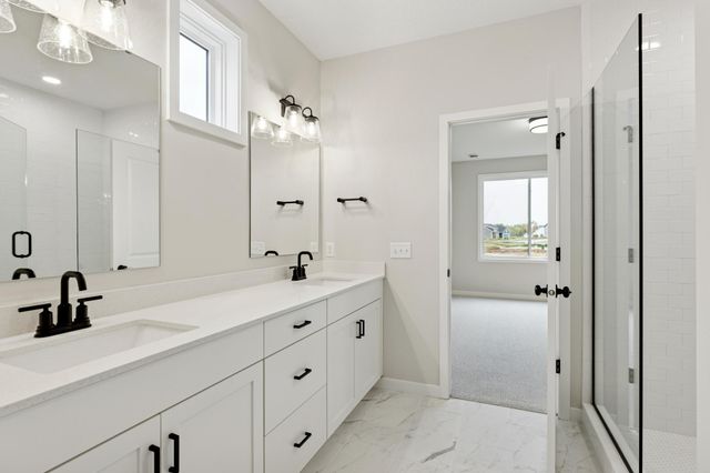 10933 37th Street N, Lake Elmo, MN 55042