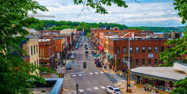 10933 37th Street N, Lake Elmo, MN 55042