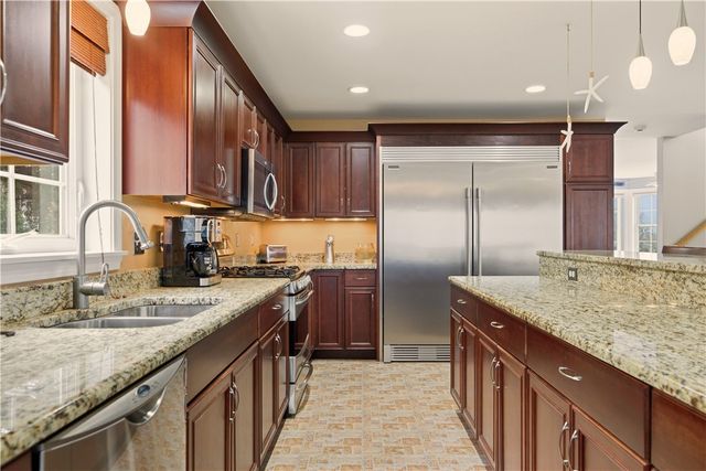 42 Lewis Street, Tiverton, RI 02878