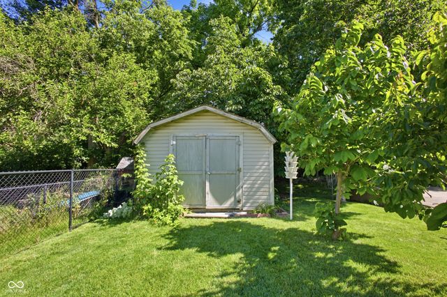 6448 Whitaker Farms Drive, Indianapolis, IN 46237