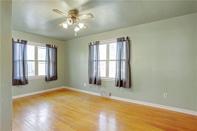 2315 NE 37th Terrace, Kansas City, MO 64116