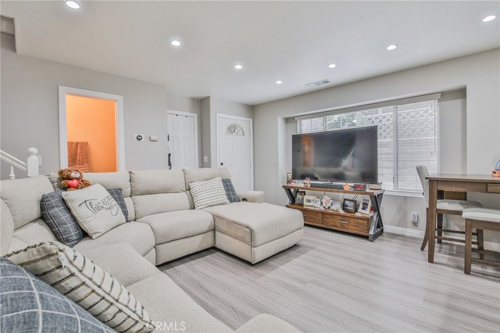 9201 Florence 102, Downey, CA 90240 — photo 5