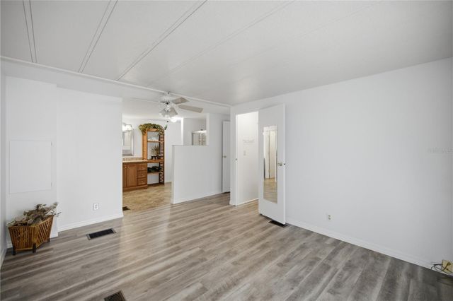 728 TRUMAN AVENUE, Lady Lake, FL 32159