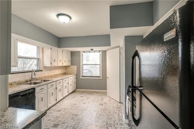 15400 Hilliard Road, Lakewood, OH 44107