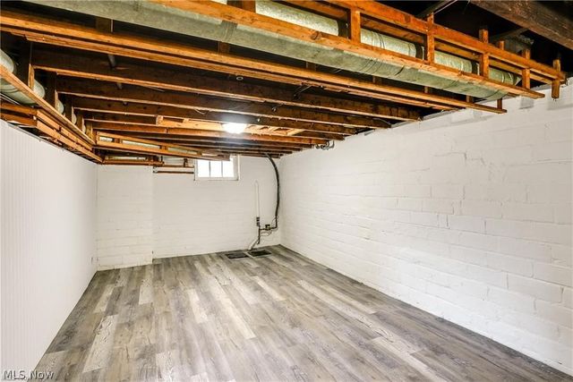 15400 Hilliard Road, Lakewood, OH 44107