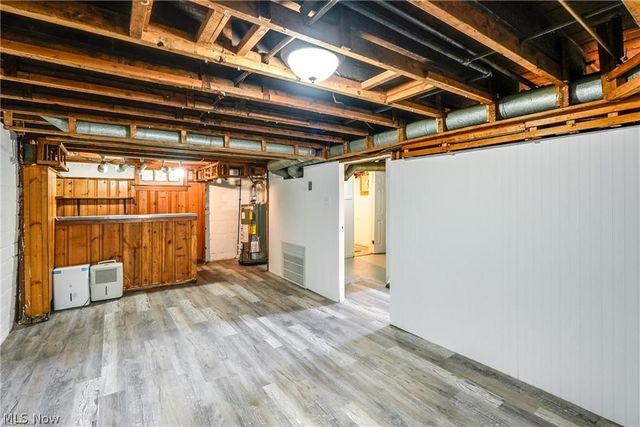 15400 Hilliard Road, Lakewood, OH 44107