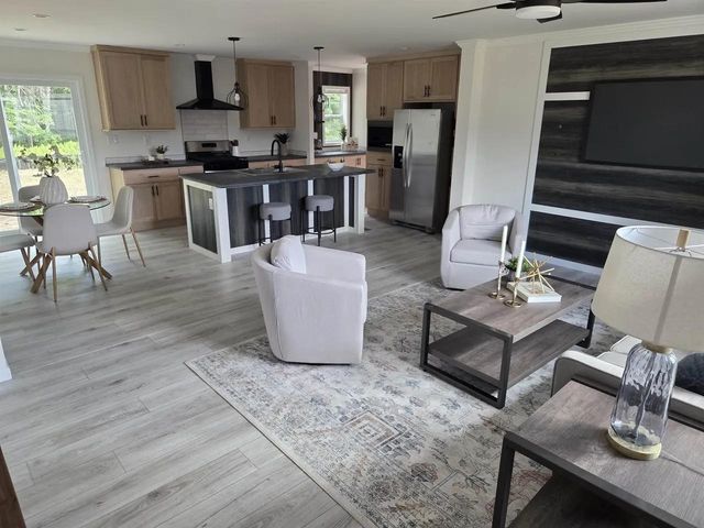 4 Quartz Street, Litchfield, NH 03052
