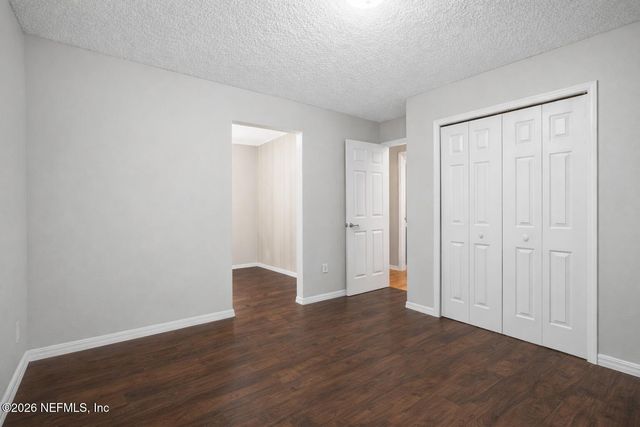 8226 LAKE WOODBOURNE Drive E, Jacksonville, FL 32217