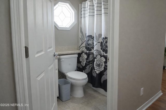 8226 LAKE WOODBOURNE Drive E, Jacksonville, FL 32217