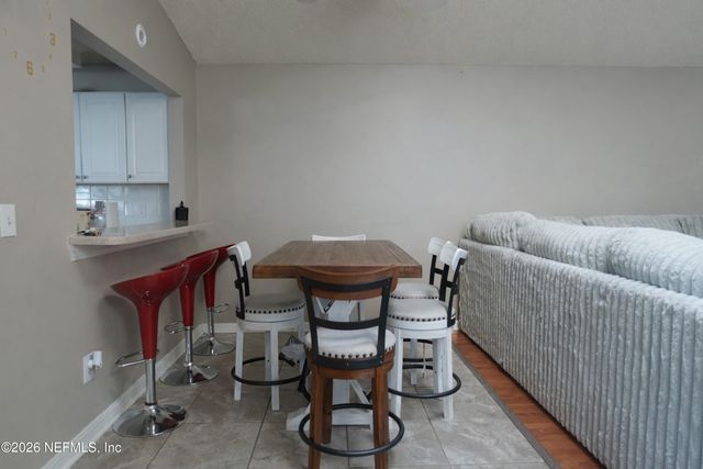 8226 LAKE WOODBOURNE Drive E, Jacksonville, FL 32217