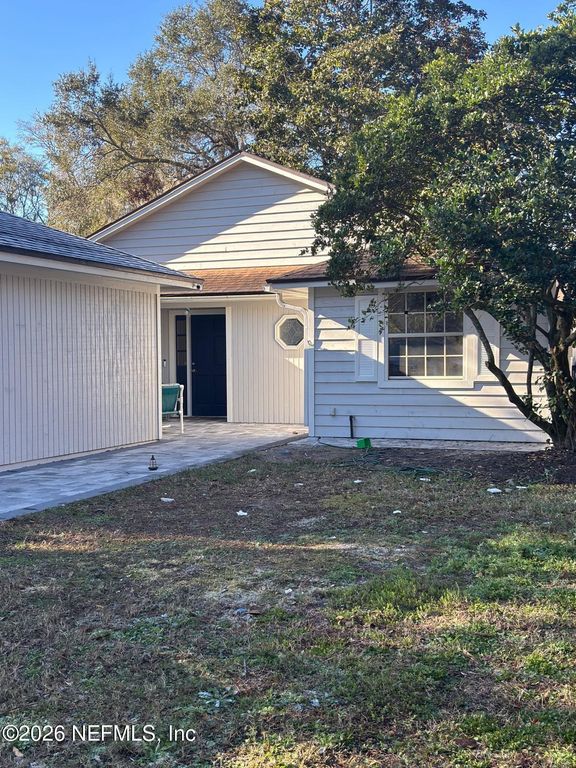 8226 LAKE WOODBOURNE Drive E, Jacksonville, FL 32217