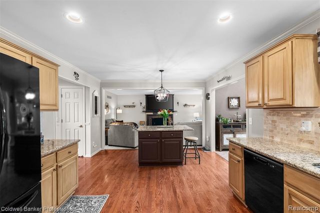 17943 Salinas River Way, Macomb, MI 48042