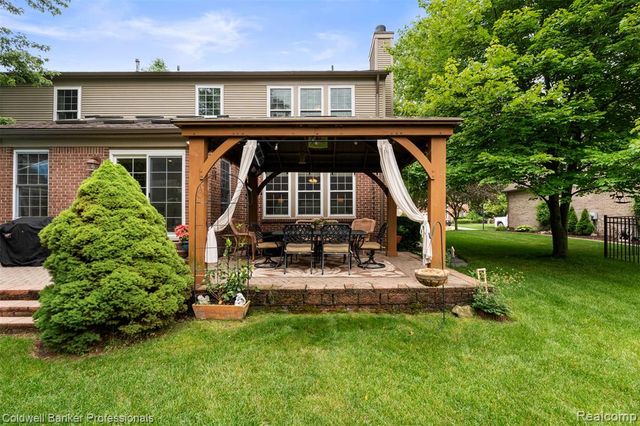17943 Salinas River Way, Macomb, MI 48042