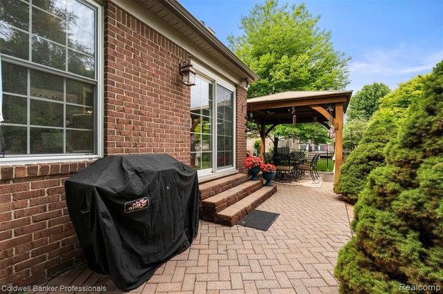 17943 Salinas River Way, Macomb, MI 48042