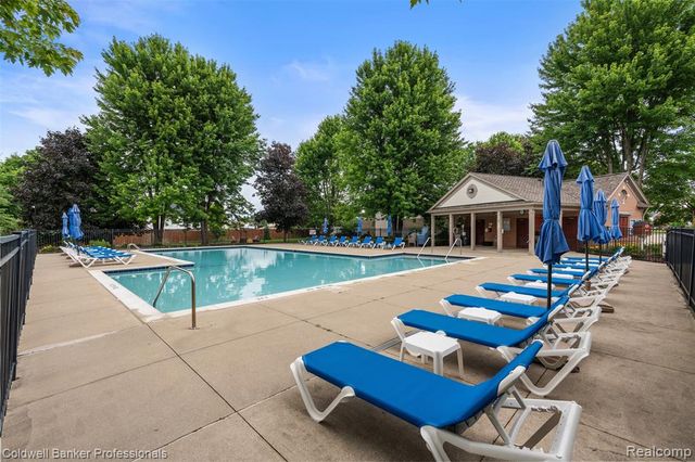 17943 Salinas River Way, Macomb, MI 48042