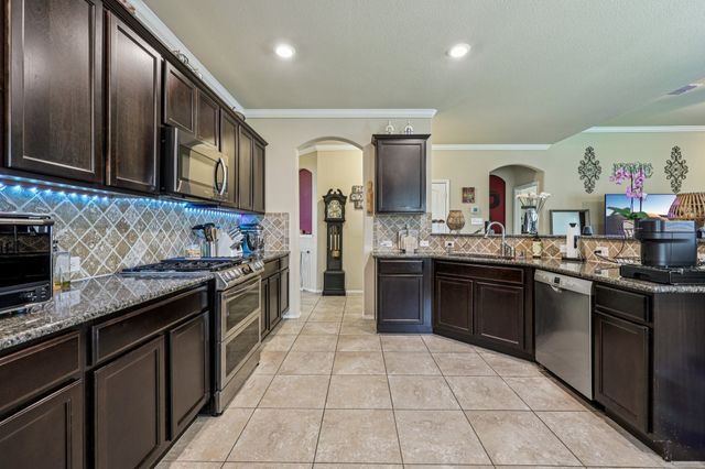 1332 Foxglove Lane, Burleson, TX 76028