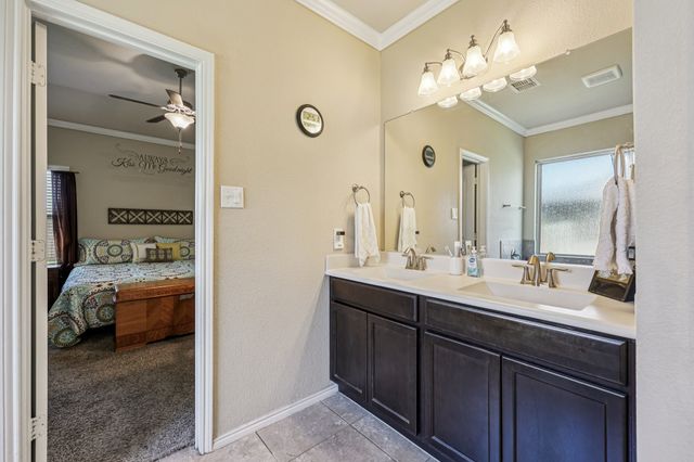 1332 Foxglove Lane, Burleson, TX 76028