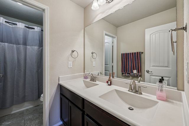 1332 Foxglove Lane, Burleson, TX 76028