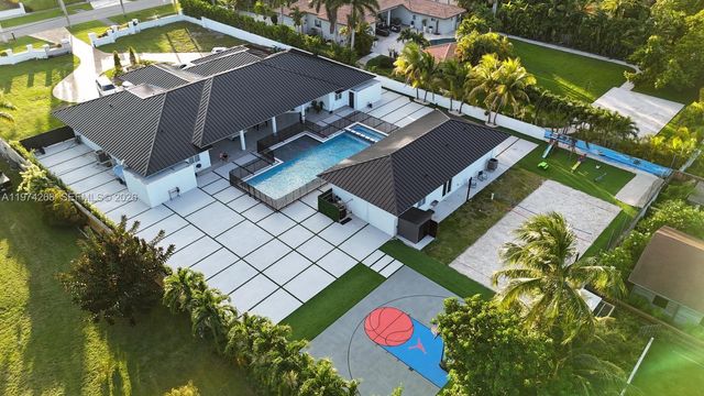 365 NW 132nd Ave, Miami, FL 33182