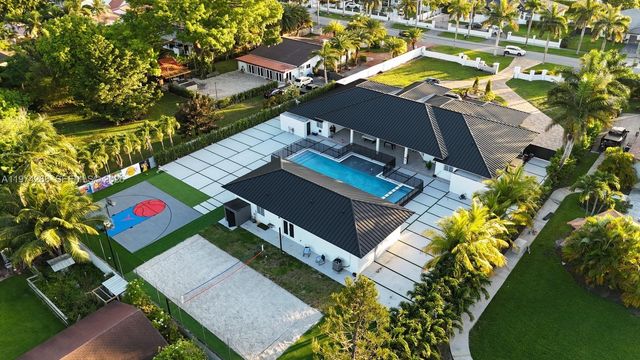 365 NW 132nd Ave, Miami, FL 33182