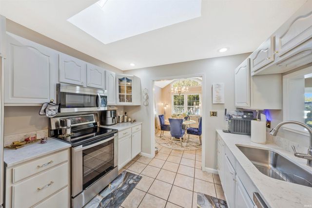 9722 Rabbit Run Drive, Newburgh, IN 47630