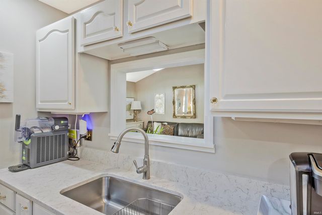 9722 Rabbit Run Drive, Newburgh, IN 47630
