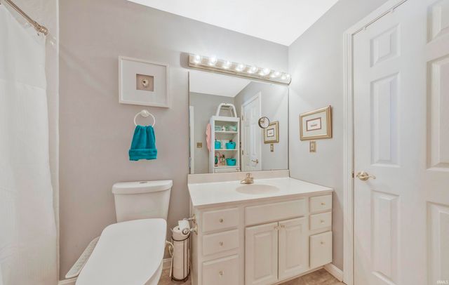 9722 Rabbit Run Drive, Newburgh, IN 47630