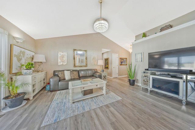 9722 Rabbit Run Drive, Newburgh, IN 47630