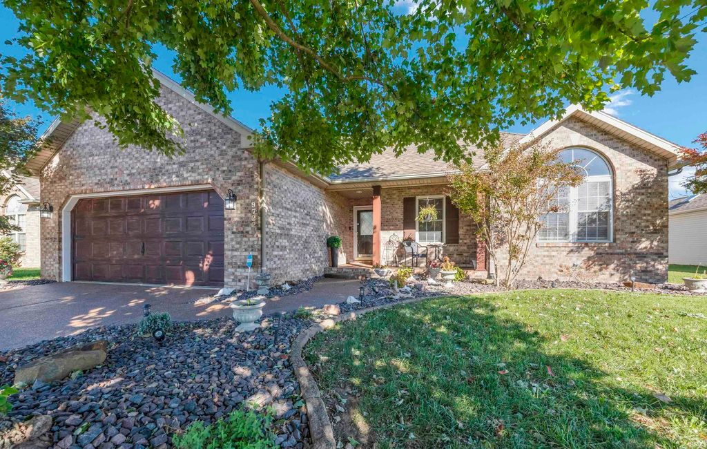 9722 Rabbit Run Drive, Newburgh, IN 47630