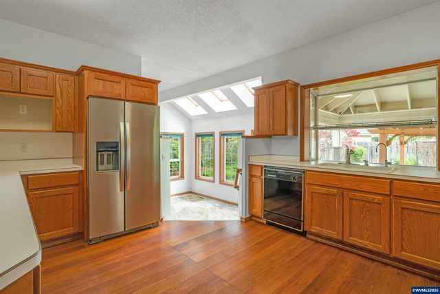 2520 NW PINEHURST Dr, Mcminnville, OR 97128