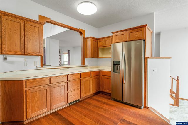2520 NW PINEHURST Dr, Mcminnville, OR 97128