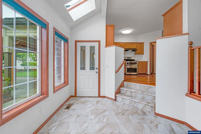 2520 NW PINEHURST Dr, Mcminnville, OR 97128