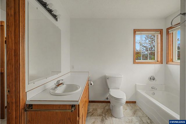 2520 NW PINEHURST Dr, Mcminnville, OR 97128