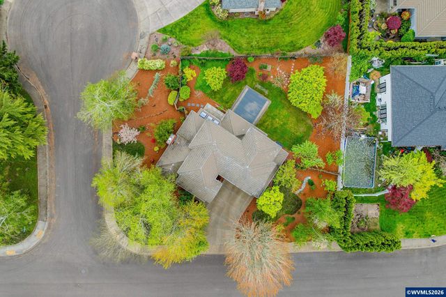 2520 NW PINEHURST Dr, Mcminnville, OR 97128