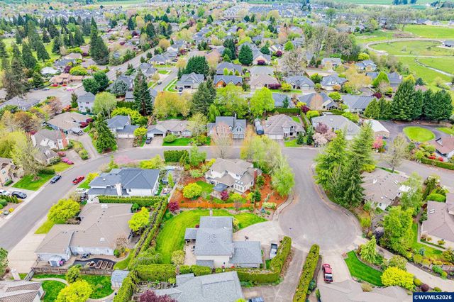 2520 NW PINEHURST Dr, Mcminnville, OR 97128