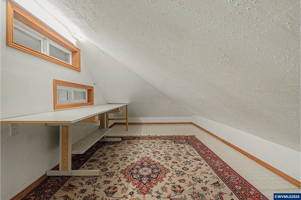 Image 30 of property listing at 2520 NW PINEHURST Dr, Mcminnville, OR 97128