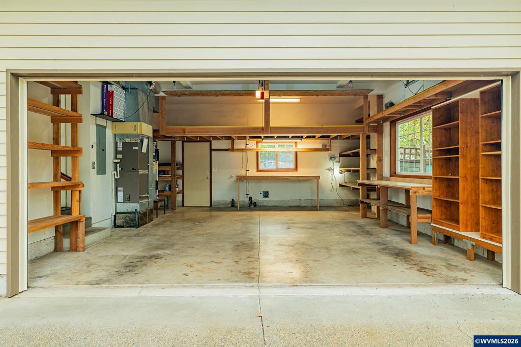 Image 38 of property listing at 2520 NW PINEHURST Dr, Mcminnville, OR 97128