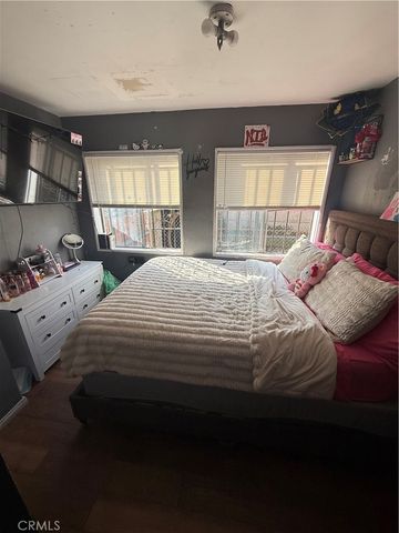 1832 E 108th 2, Los Angeles, CA 90059