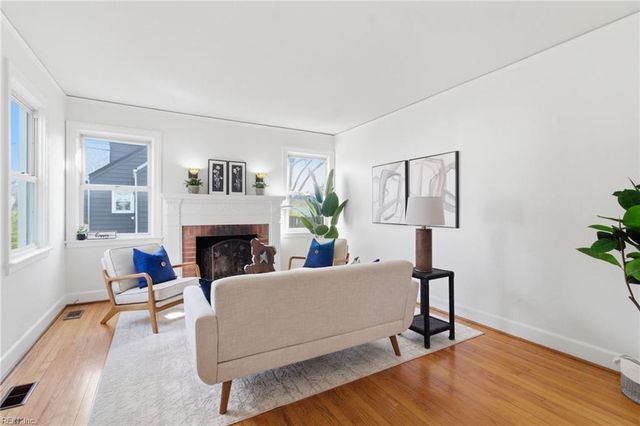 3821 Lenoir CIR, Norfolk, VA 23513