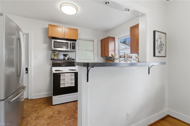 3821 Lenoir CIR, Norfolk, VA 23513