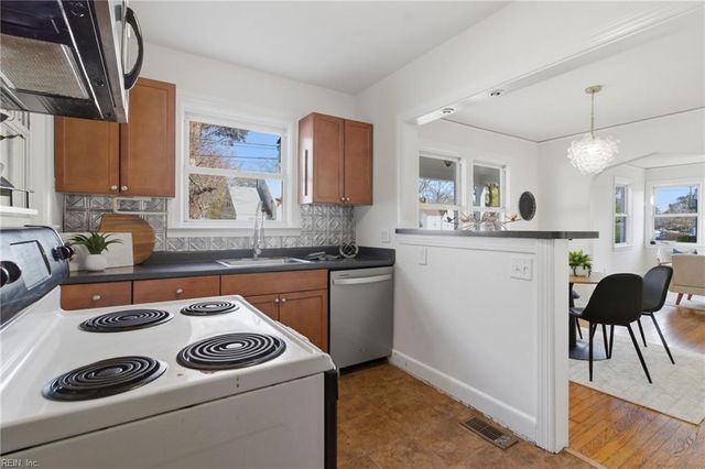 3821 Lenoir CIR, Norfolk, VA 23513