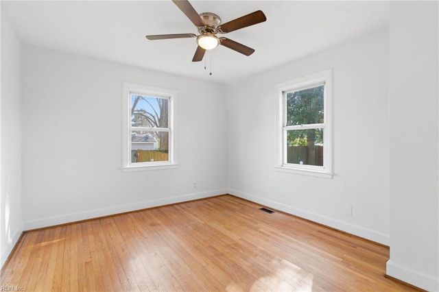 3821 Lenoir CIR, Norfolk, VA 23513