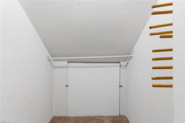 3821 Lenoir CIR, Norfolk, VA 23513