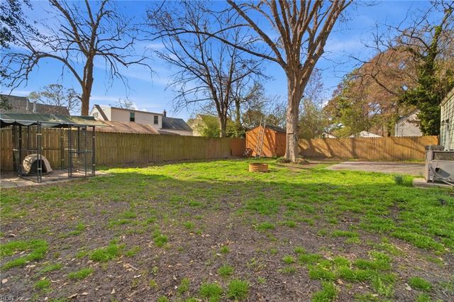 3821 Lenoir CIR, Norfolk, VA 23513