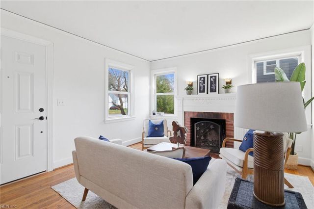 3821 Lenoir CIR, Norfolk, VA 23513