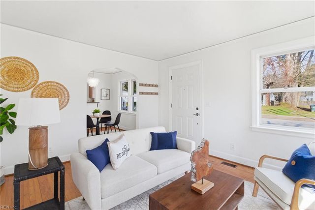 3821 Lenoir CIR, Norfolk, VA 23513